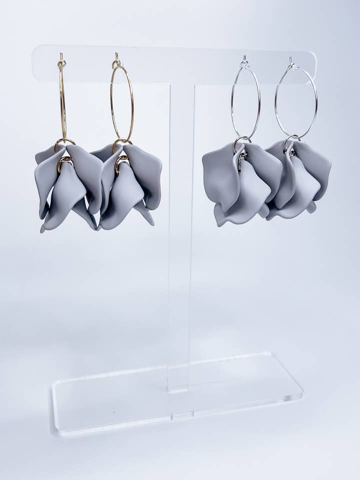 Créoles Pivoine pour la vente par Willow Collective