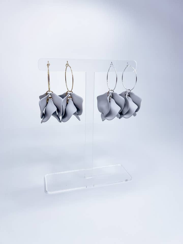 Créoles Pivoine pour la vente par Willow Collective