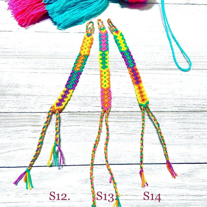 Colorful 4U – Großhandel Gewebtes/geflochtenes Armband – Neuheiten | Bunte Freundschaftsbänder (XS-L)22