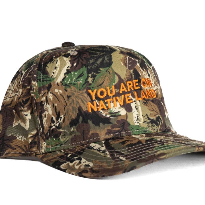 VOUS ÊTES SUR UNE CASQUETTE CAMO TERRAIN NATIVE pour la vente par Urban Native Era
