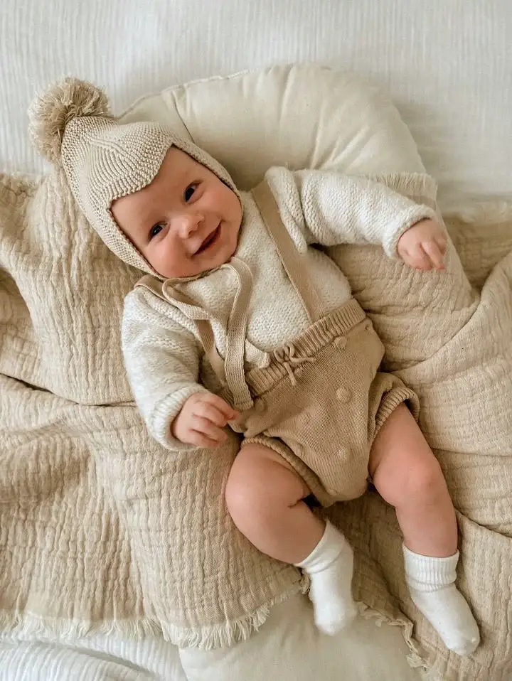 Ada Baby – wholesale Mössa för nyfödda - Baby – Stickad babyhatt med tofs4