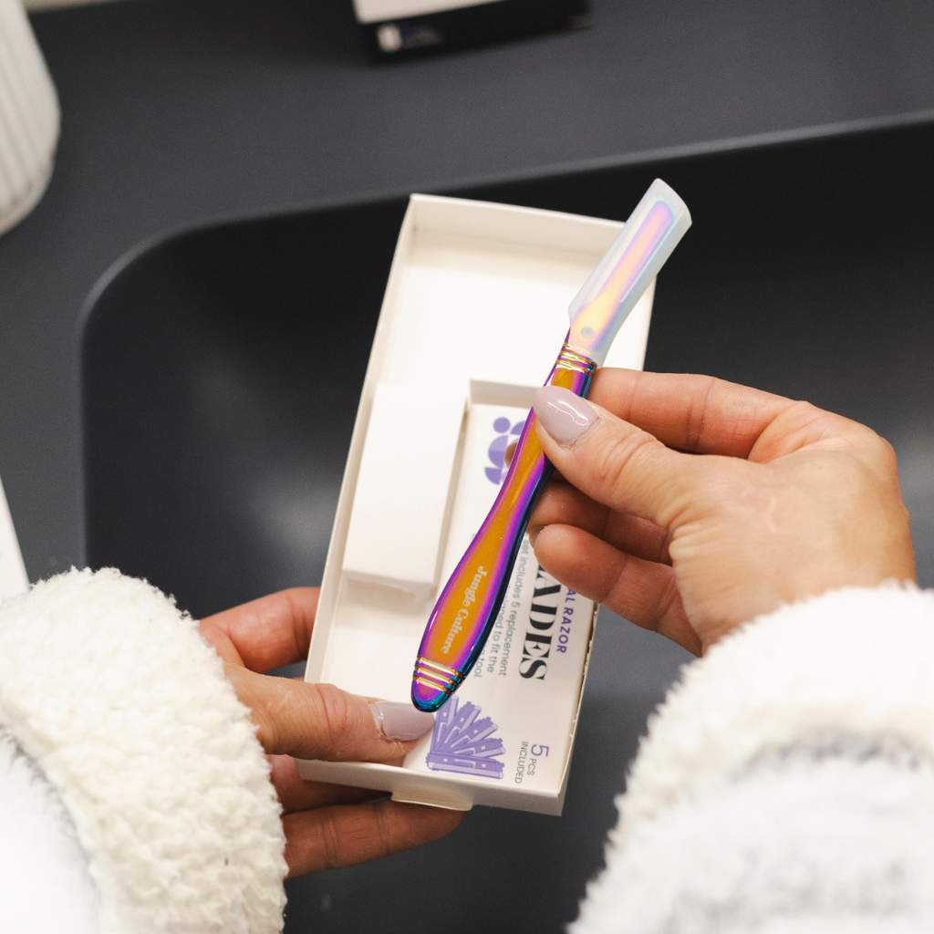 Jungle Culture - Wholesale Wenkbrauwscheermes/Shaper - Dermaplaner wenkbrauwscheermes - herbruikbare metalen scheermesjes (Shaper)10