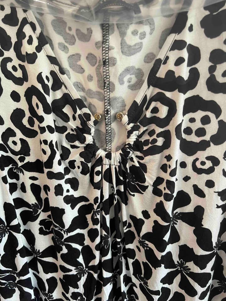 A Woman we Love - Wholesale Dress - Women's - Lot of 10 Dresses – Assorted Sizes and Colors 4