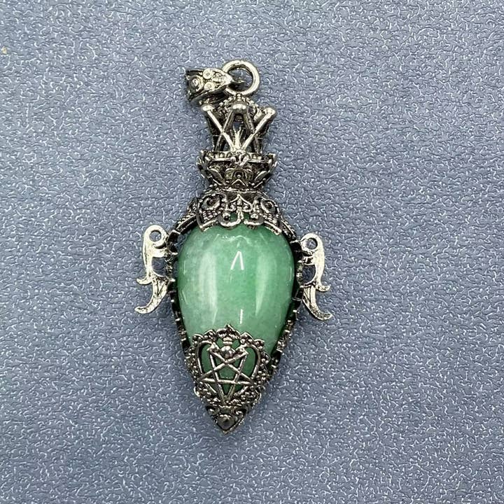 Mio Queena - Wholesale Spiritual Stone/Crystal - Natural Stone Bottle Shape Vintage Charm Pendant - CS1