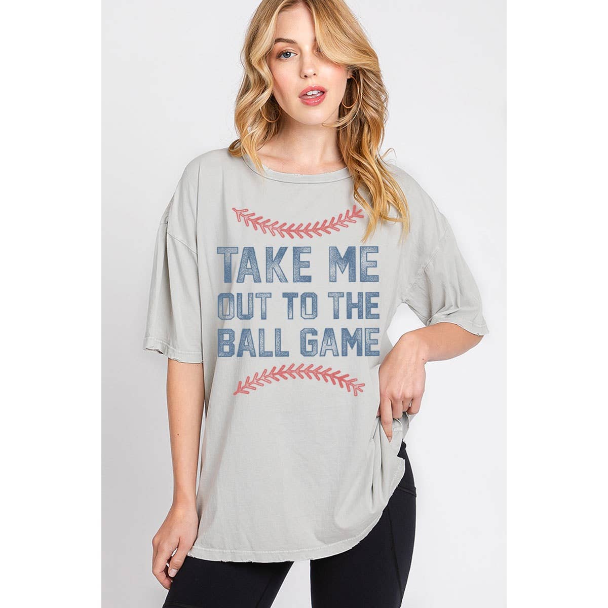 HRTandLUV – Großhandel T-Shirt mit Siebdruck – Damen – ÜBERGROSSES GRAFIK-T-SHIRT „BRING MICH RAUS ZUM BALLSPIEL“1