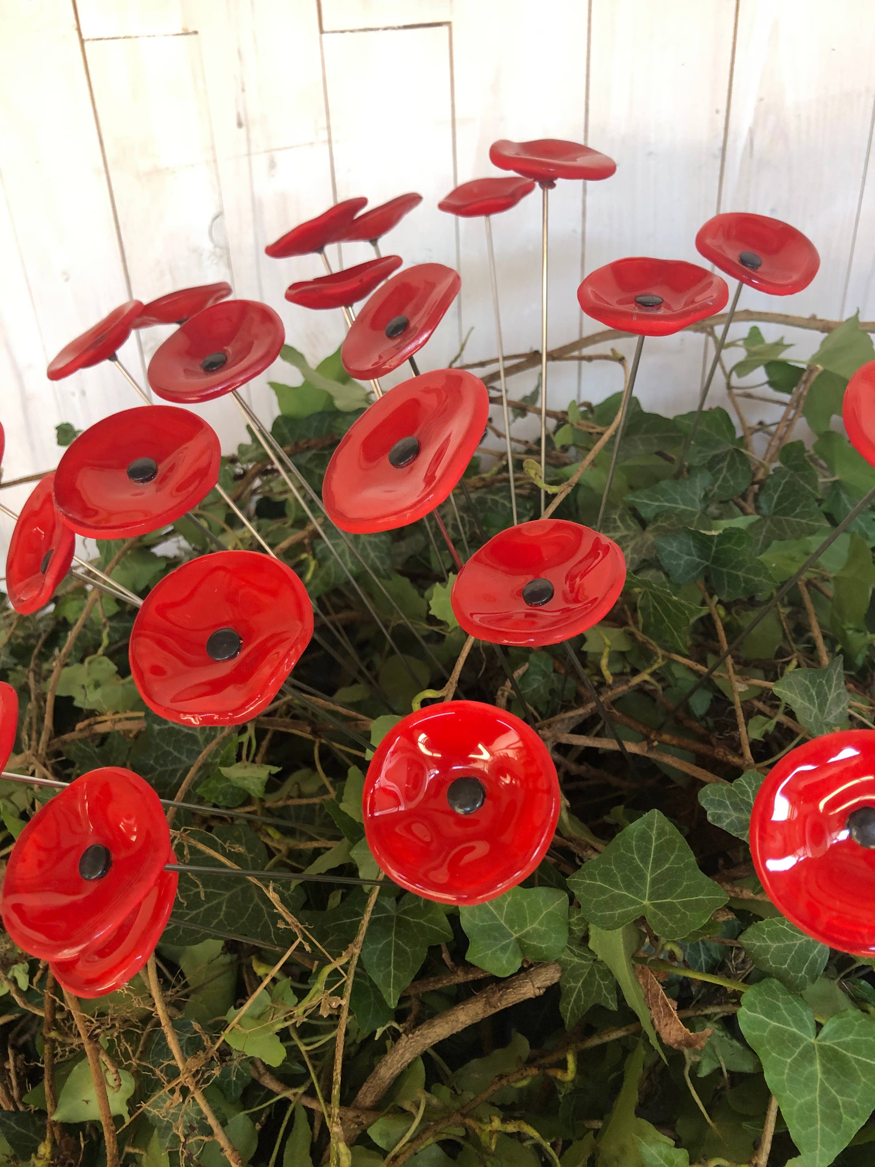 CARNEOL GLASS - Wholesale Garden/Lawn Stake - Small Glass Flower For Outside In Red29