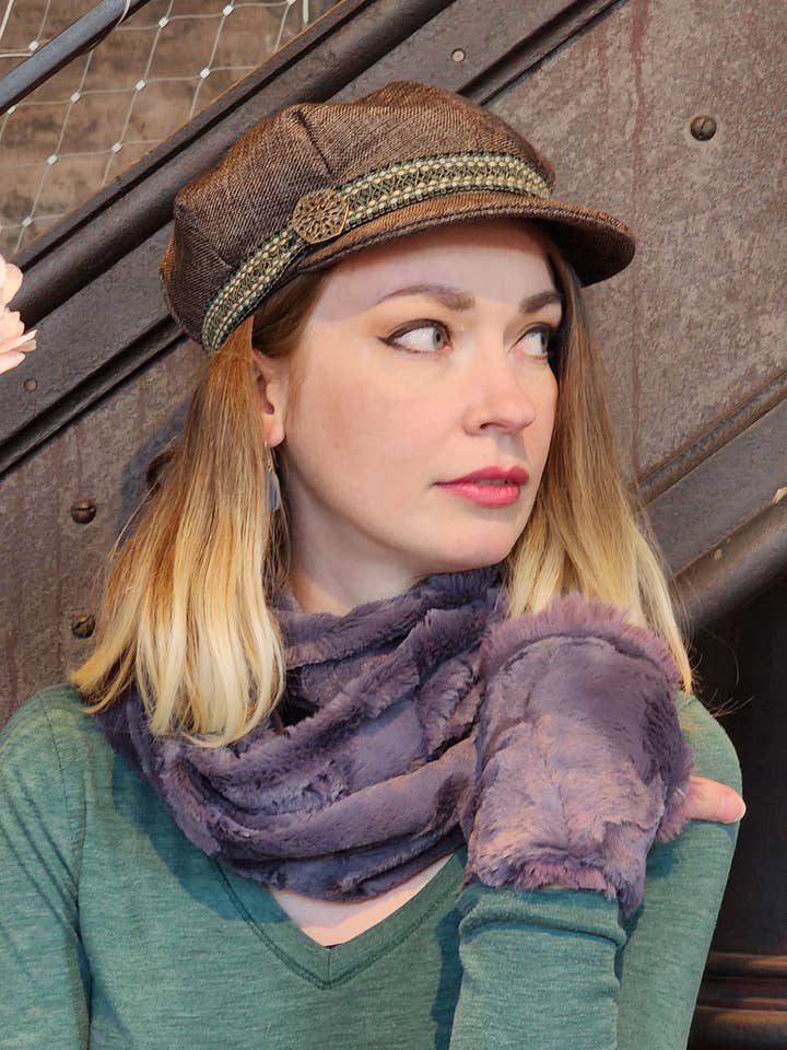 Fingerless Gloves, Reversible - Enchanted Dreams Faux Fur for wholesale by PANDEMONIUM