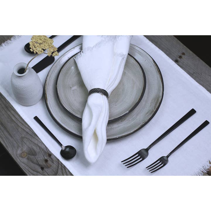 LinenCasa - Wholesale Placemat - Linen Placemat - Stonewashed - Optic White with Frayed Edges5