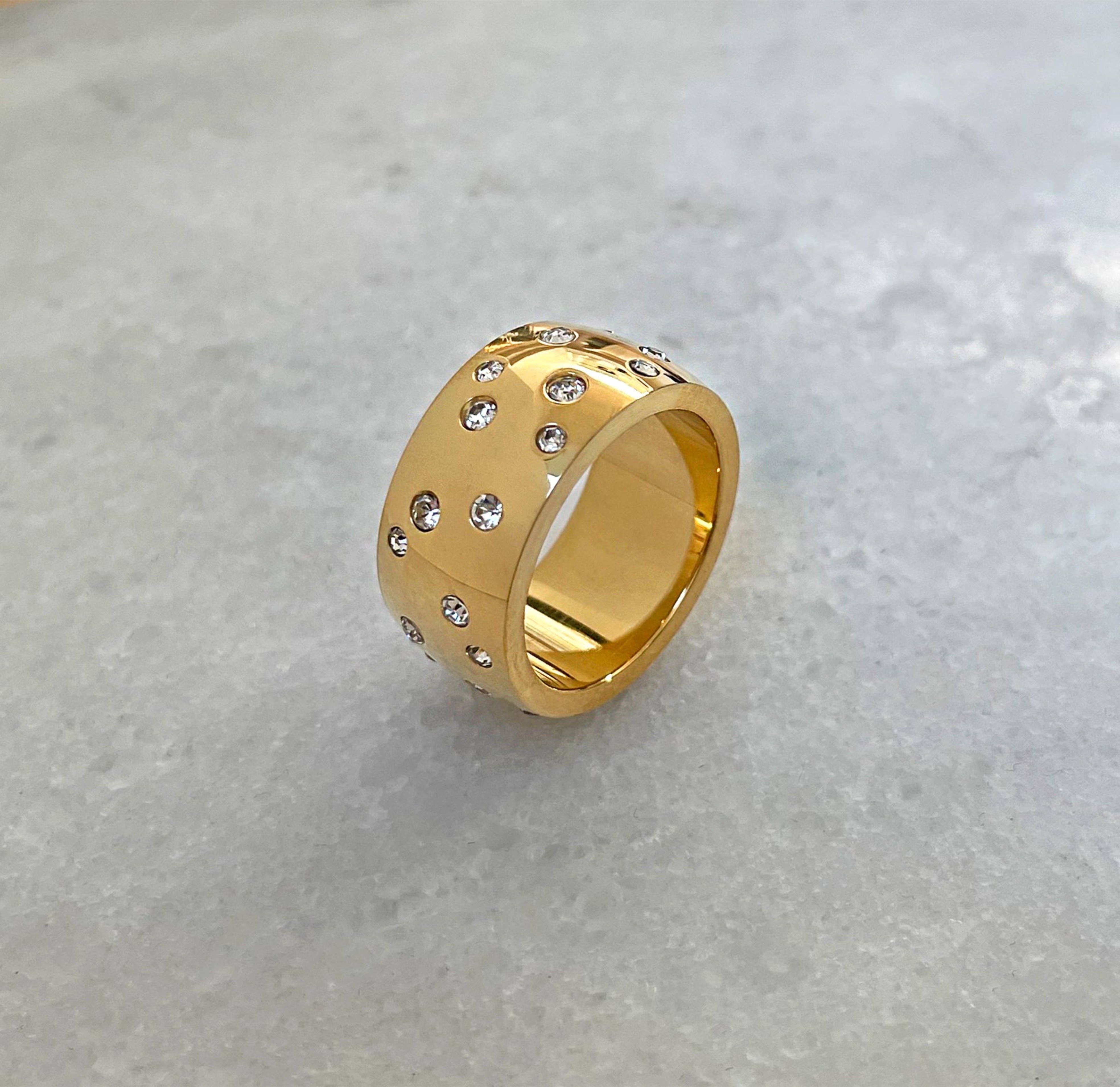 MAI DESIREE - Vendita all'ingrosso Anelli multipietra - ANELLO SPESSO OPHELIA CON PAVÉ IN ORO4