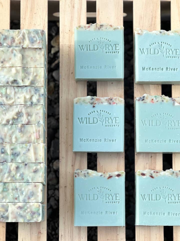 Savon au lait de chèvre de la rivière McKenzie pour la vente par Wild Rye Soapery