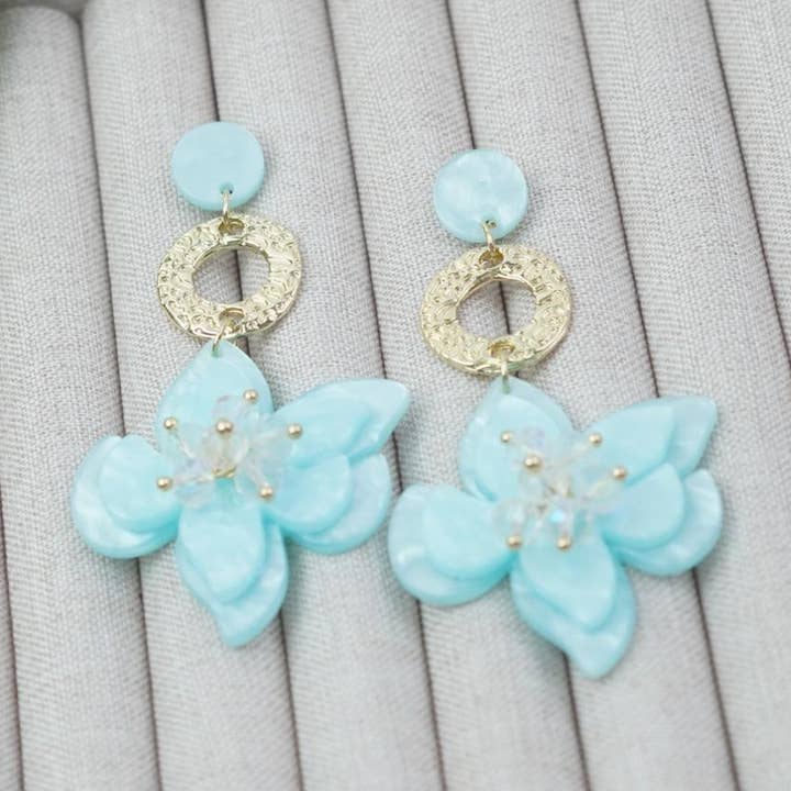 【Pendientes Colgantes】Pendientes de Flores de Resina Azul Claro con Estambres de Cuentas de Cristal, Diseño Dulce y Fresco para Mujeres Jóvenes para venta al por mayor de digsell