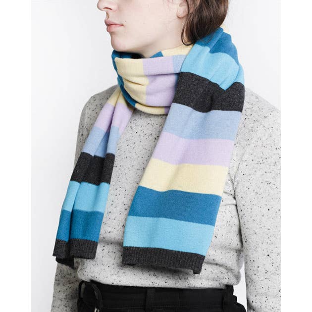 QUINN - Wholesale Scarf - Women's - The Cashmere Happy Scarf9