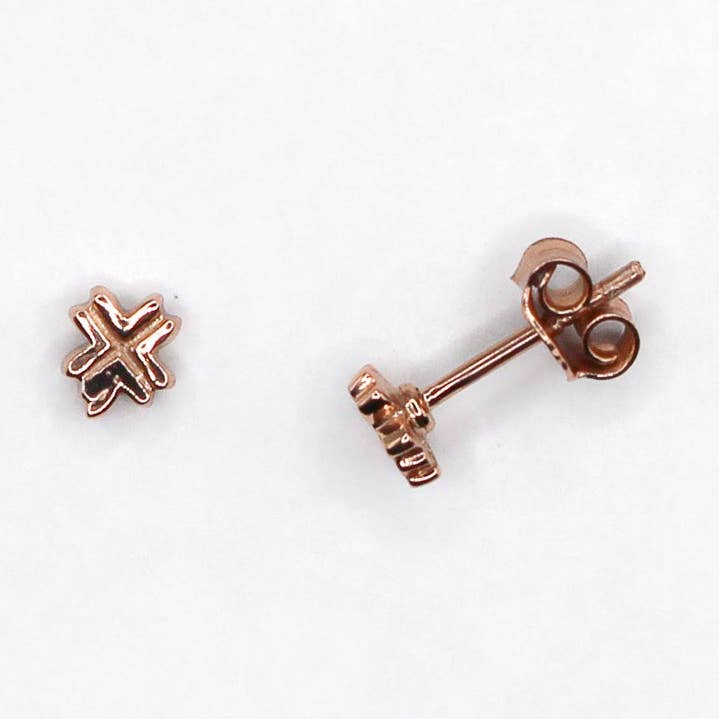 The Faith Studs pour la vente par She.Rise