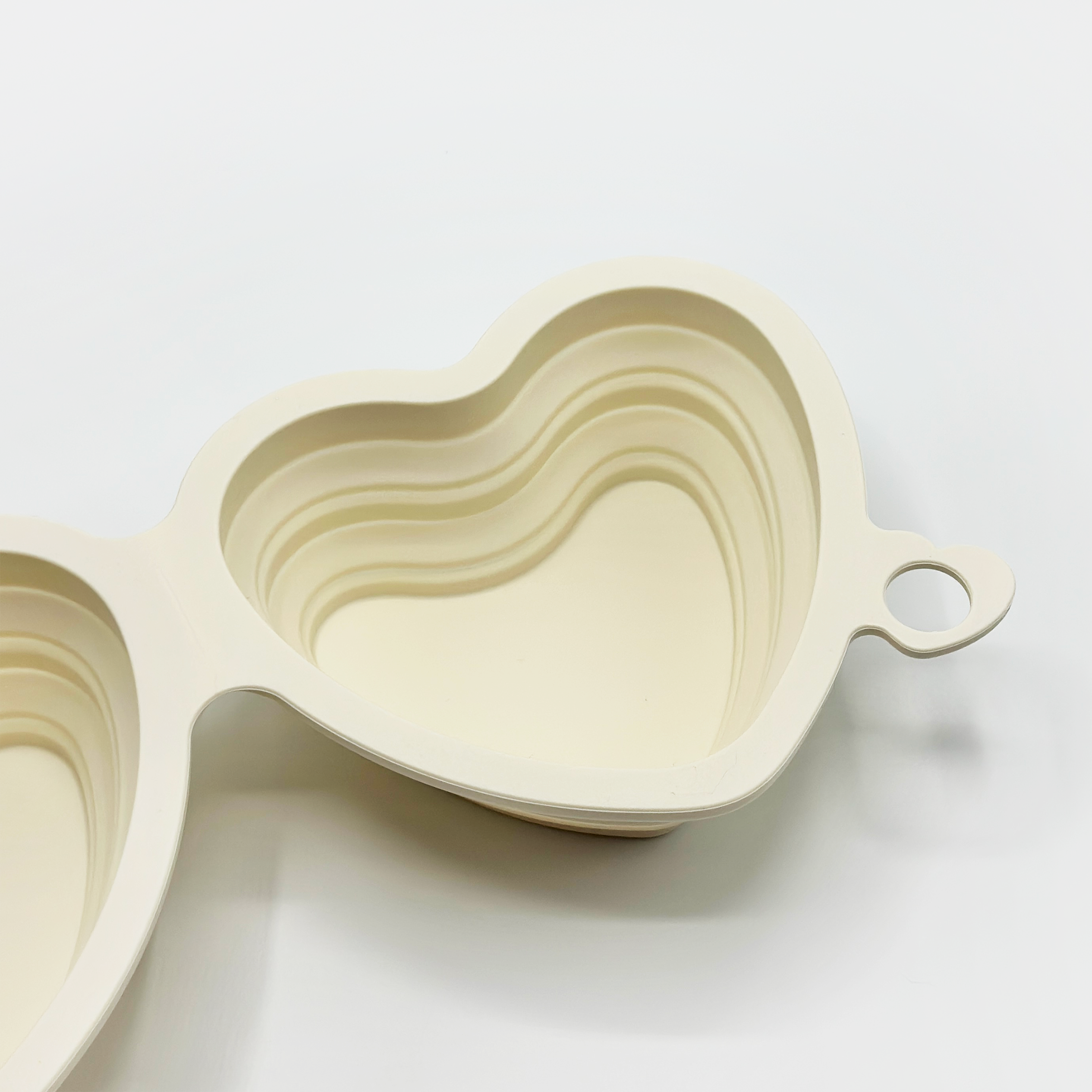 Cocopup London - Wholesale Pet Bowl - Cat/Dog - Heart Collapsible Bowl - Cream2