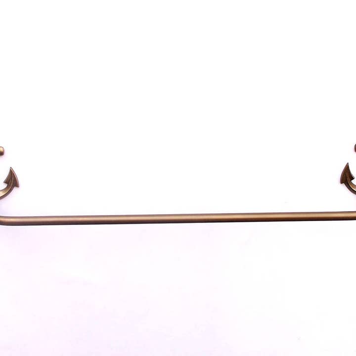Porte-serviette de bain Ancre en laiton antique 28" pour la vente par Hampton Nautical