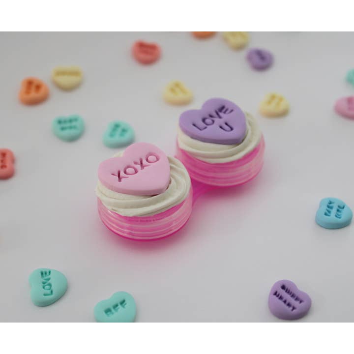 Sweets & Pearls – Großhandel Brillenetuis & -halter – Damen – Decoden Kontaktlinsenbehälter mit Polymer Clay Herzen1