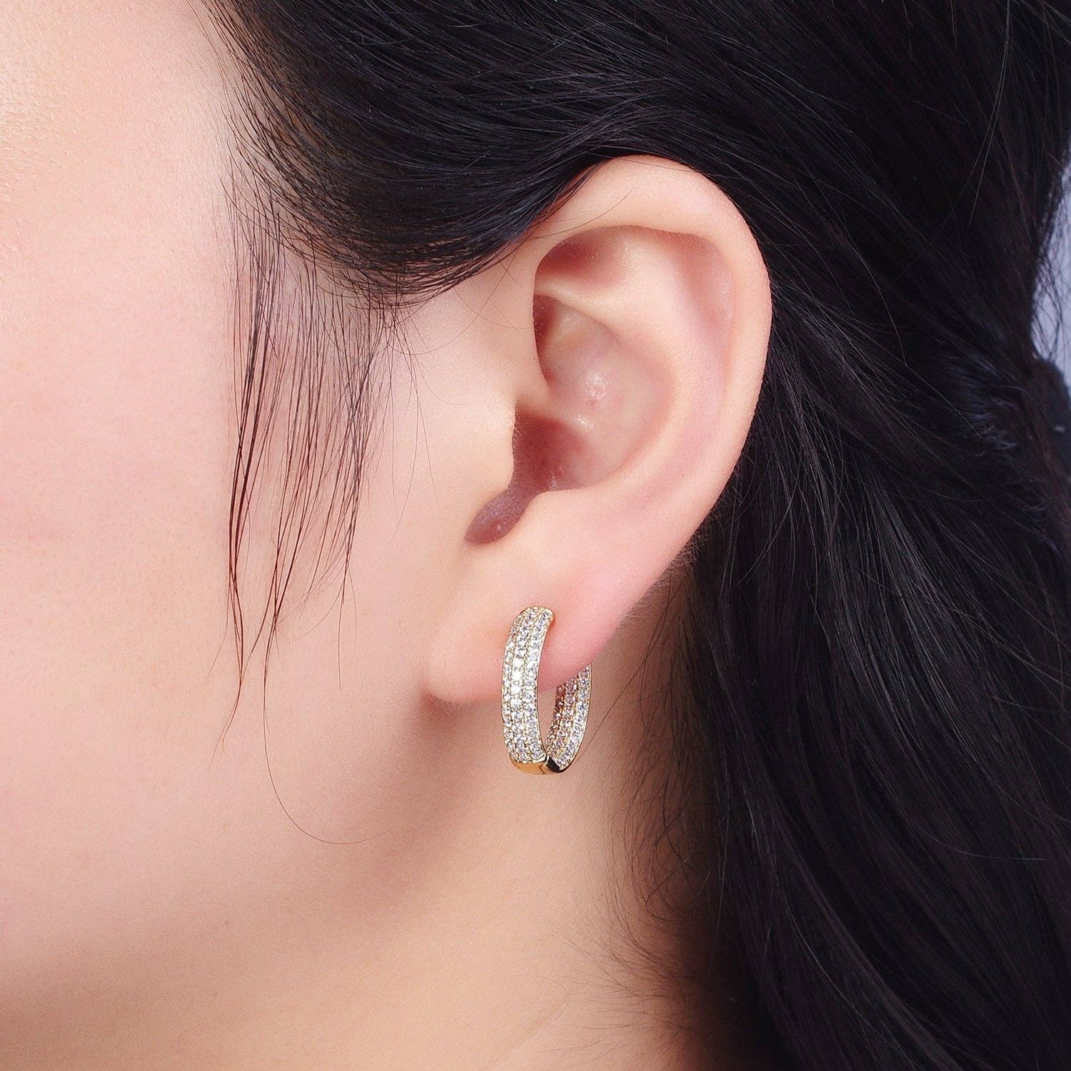 Aim Eternal – brincos huggies por atacado – Dupla Face Transparente Micro Paved CZ 14K Gold Huggie Hoops Stat1