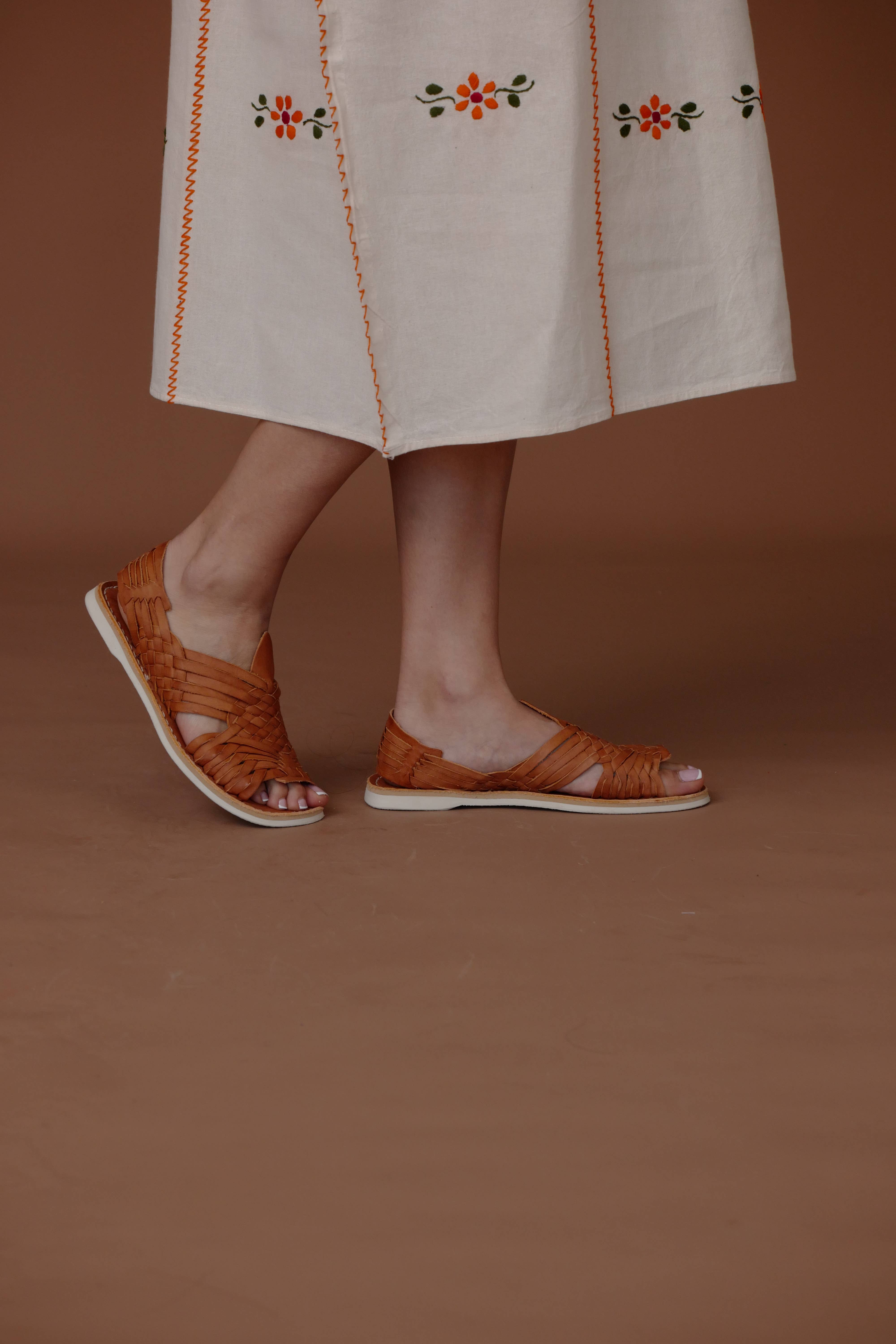 LOLA Y TULA - Vente Sandales – femme - Sandales huaraches camel Pachuco à bout ouvert et bride arrière4
