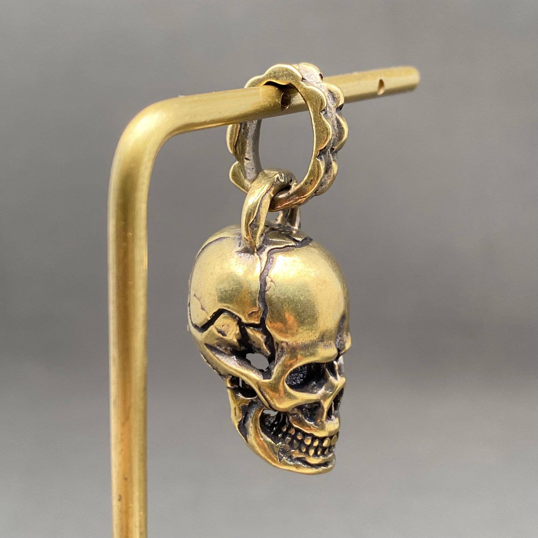 Mio Queena – wholesale Keychain – Unisex – Brass Skull keychain Pendant