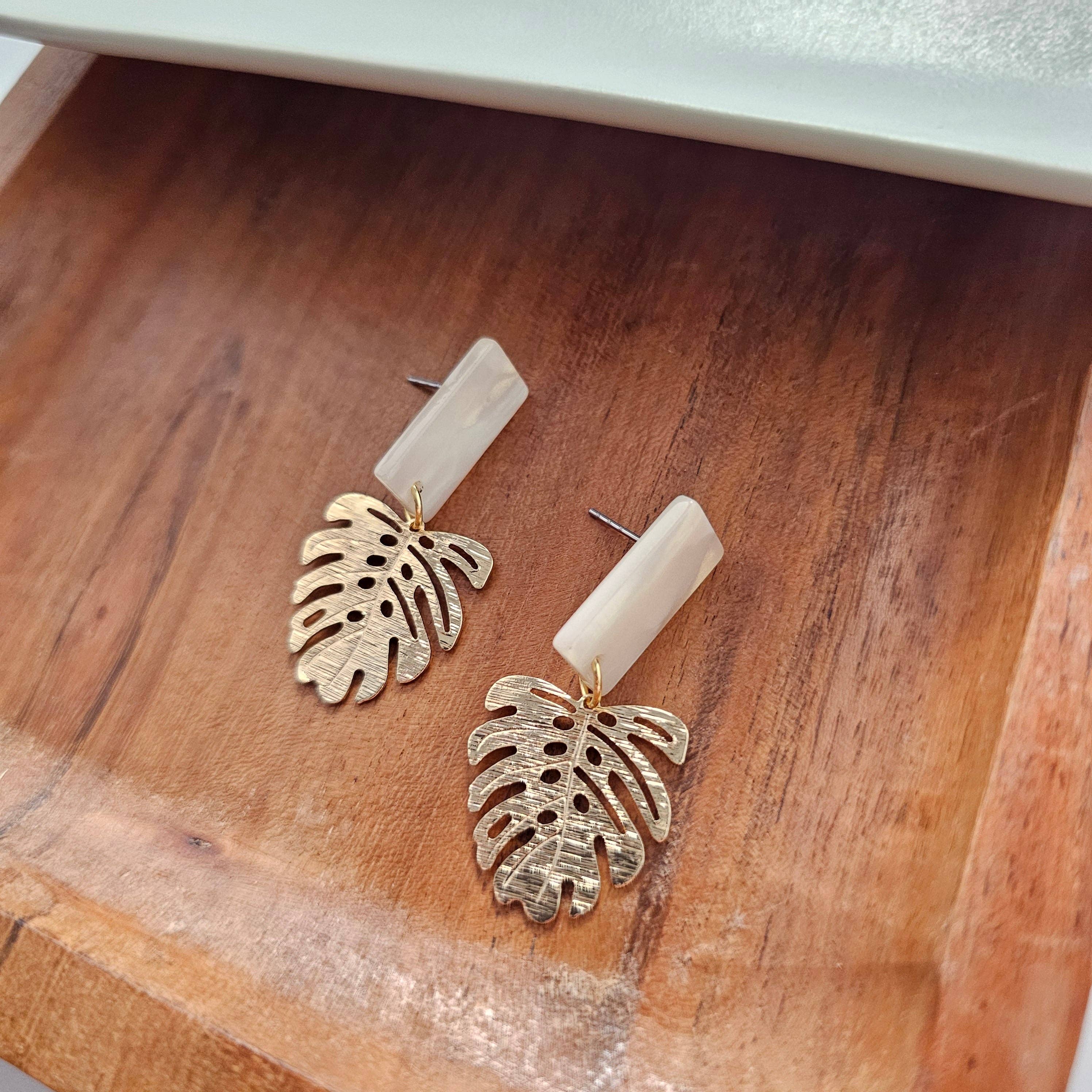 Spiffy & Splendid - Wholesale Dangle Earrings - Mini Belize Earrings - Ivory // Resort, Plant, Jewelry6