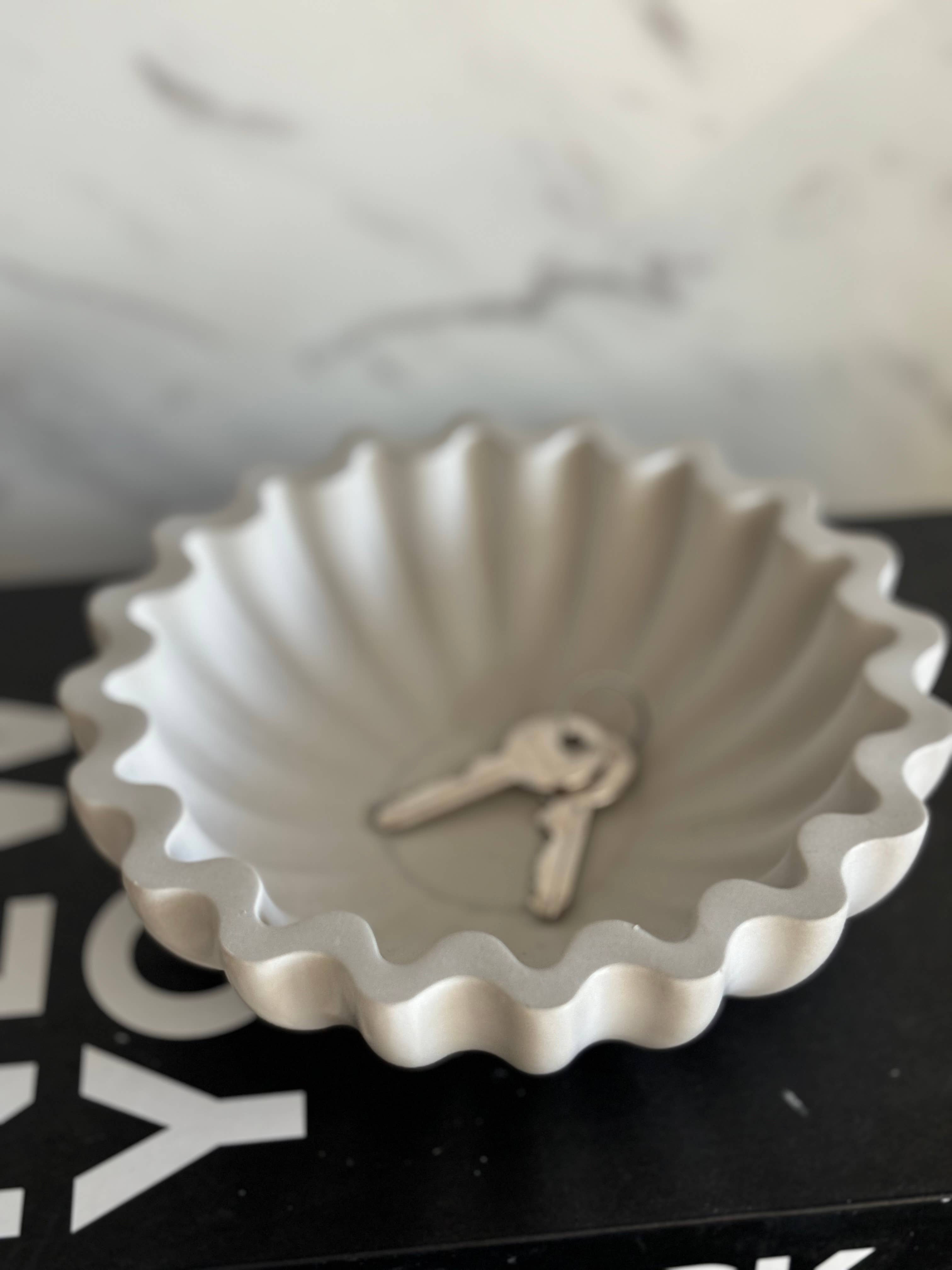 Sweet Subtle Pretty - Wholesale Decorative Plate/Dish/Bowl - The Tiki Dish2