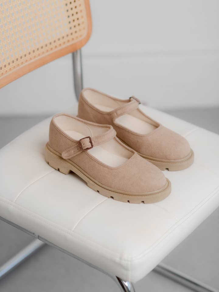 Café | Lug Sole Classic Mary Jane for wholesale by Small Lot