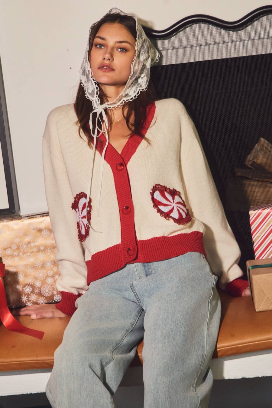 Avorio Multi Cardigan con bottoni e scollo a V in vendita all'ingrosso su Faire2