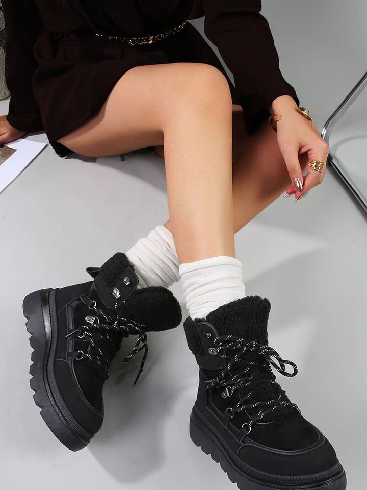 BELLICY / Cink-me - Wholesale Booties - Women's - L-601, Tricolor mountain-style ankle boots in suede0