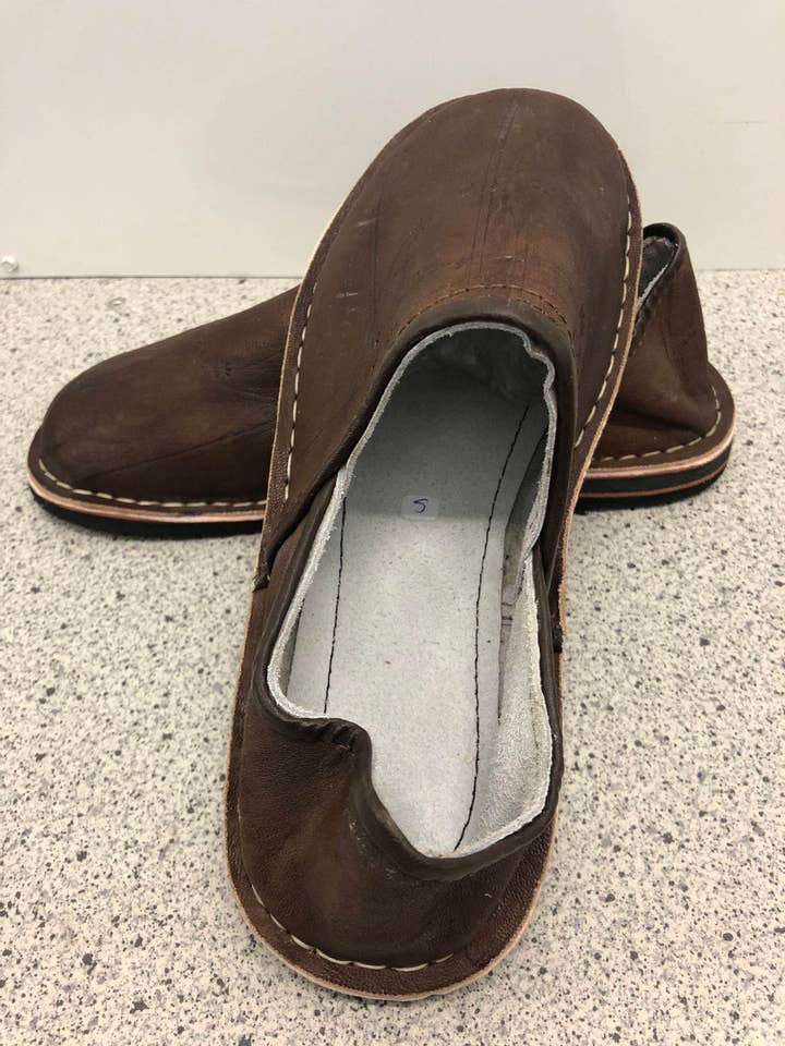 Marrakech Bazaar – Chinelos - Homem por atacado – Chinelos masculinos artesanais de couro marroquino9