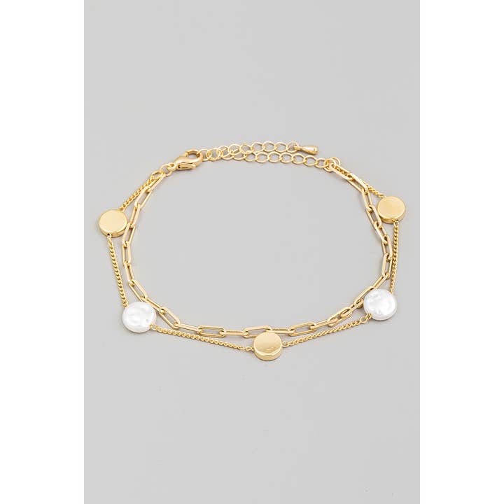 The Looks by Fame Accessories - Wholesale Charm/Dangle Bracelet - Pearl And Metallic Disc Charms Bracelet