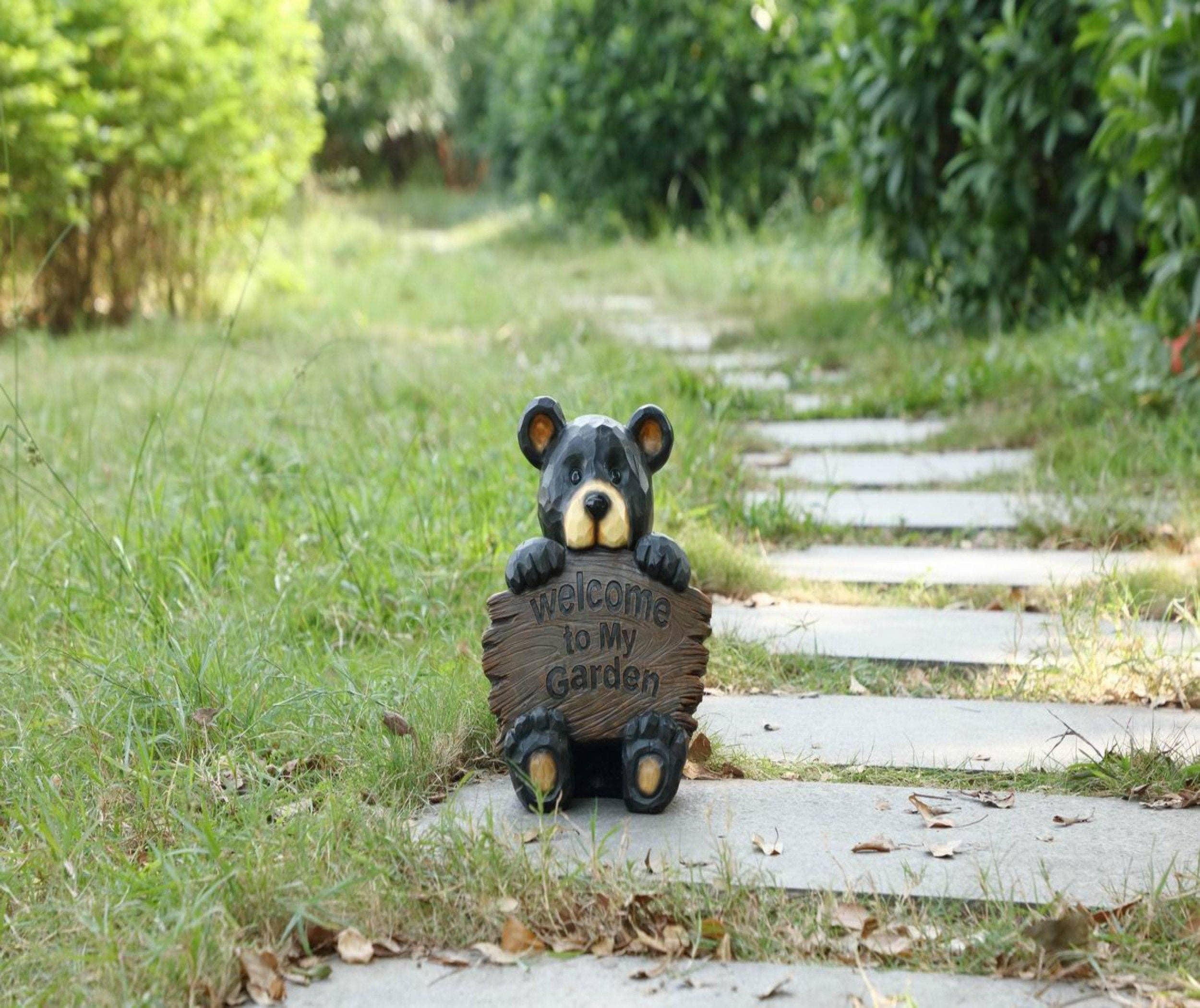 Hi-Line Gift Ltd. – Großhandel Schild für Außenbereich – Bear Cub Holding Willkommensschild1