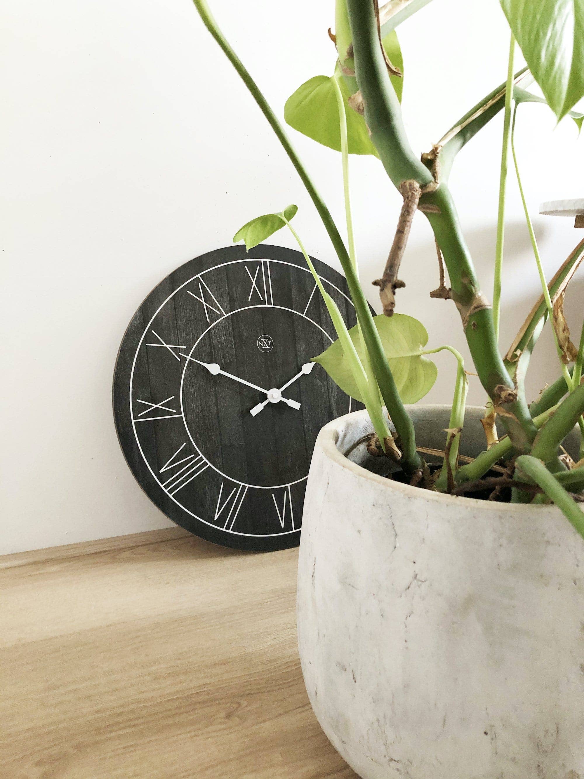 NeXtime – Großhandel Wanduhren – Wanduhr - 40 cm - Holz - 'Paul'16