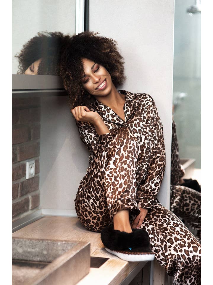 Sheepers - Wholesale Slippers – Women's - Women's Black Sheepers4