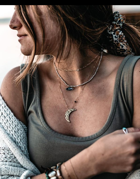 CLP Jewelry - Wholesale Pendant/Charm Necklace - Crescent Moon Necklace2