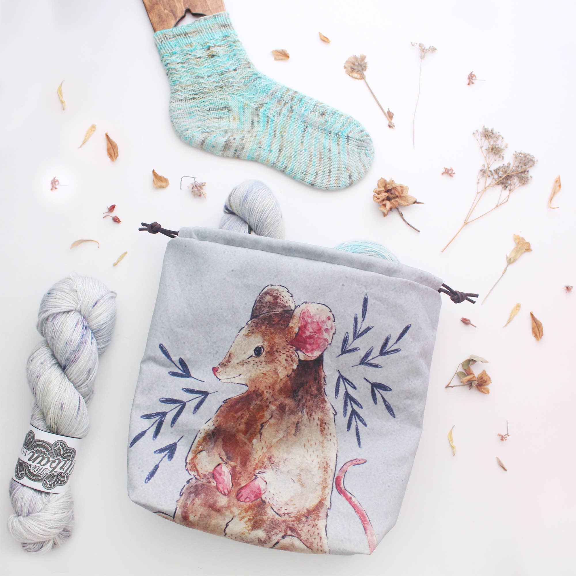 The Blue Rabbit House – Großhandel Tasche mit Kordelzug – Unisex – Emily the Mouse | Projekttasche | Tasche mit Kordelzug1