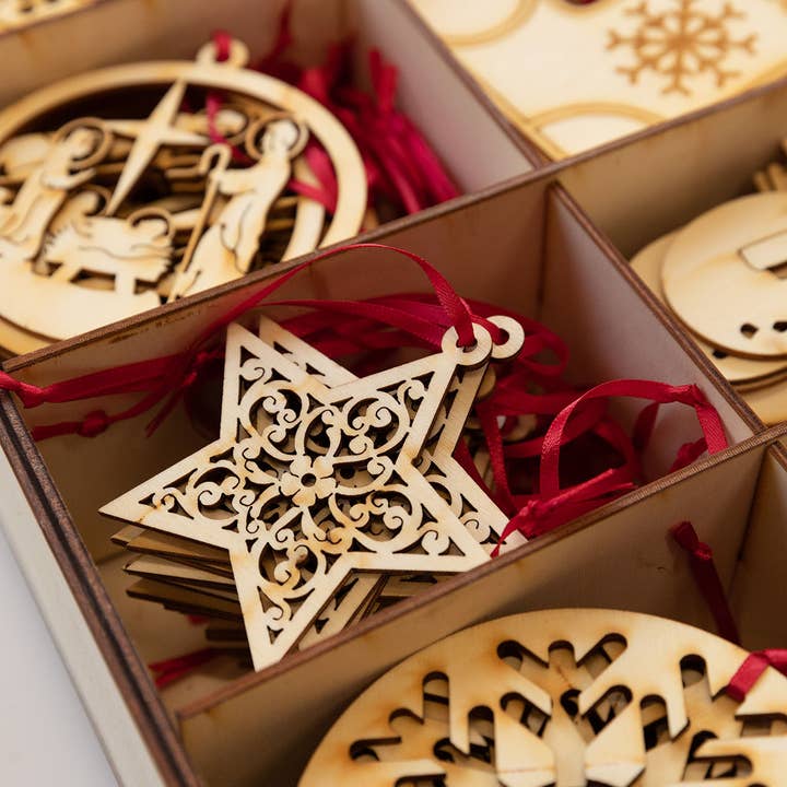 Woodcutter Creations – wholesale Ornament – Star Decoration - Wooden decoration - Christmas tree