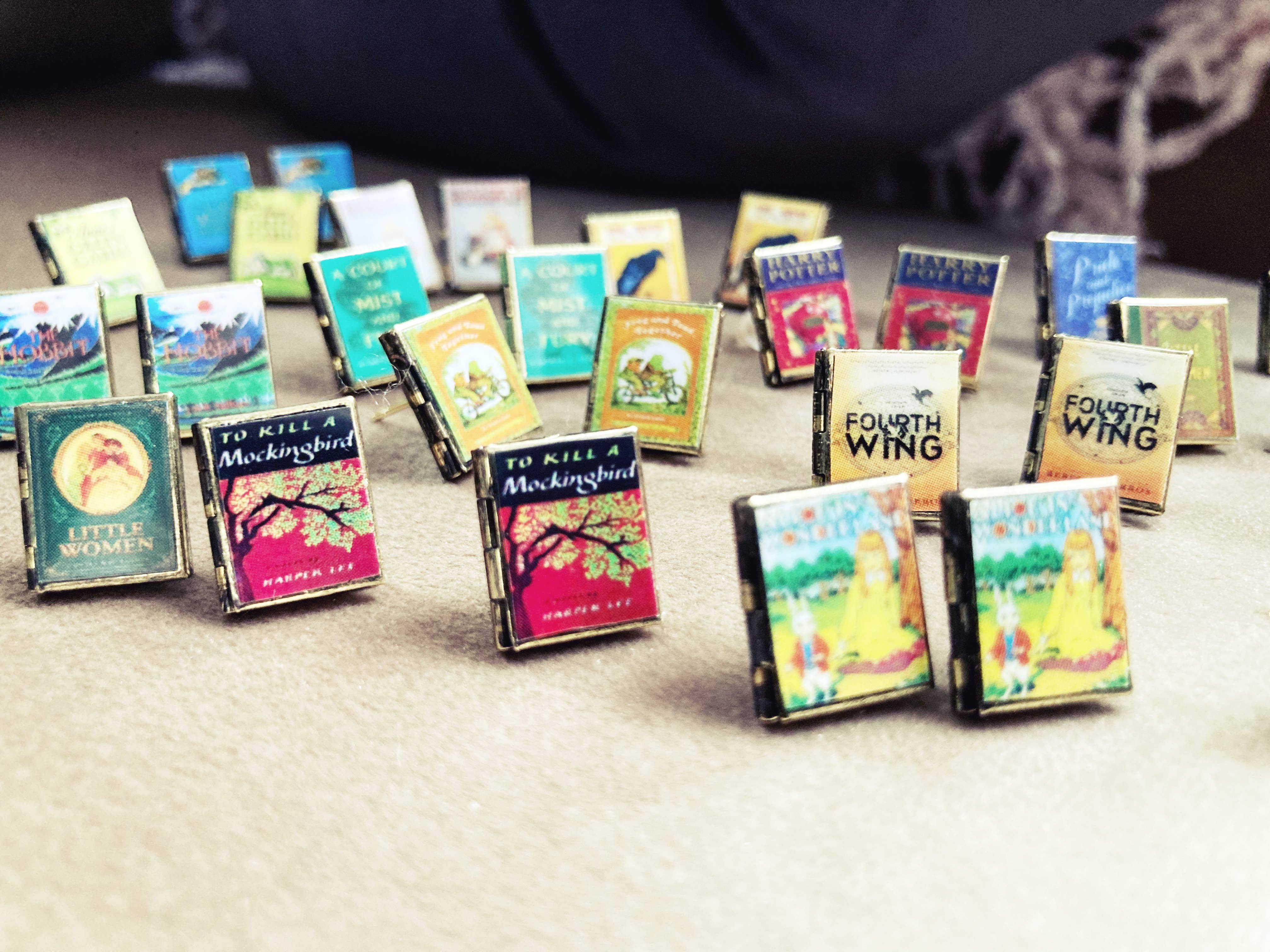 Marshall and Rose - Wholesale Knopjes/oorstekers - Oorbellen Boek Medaillon Spaar de Spotvogel5