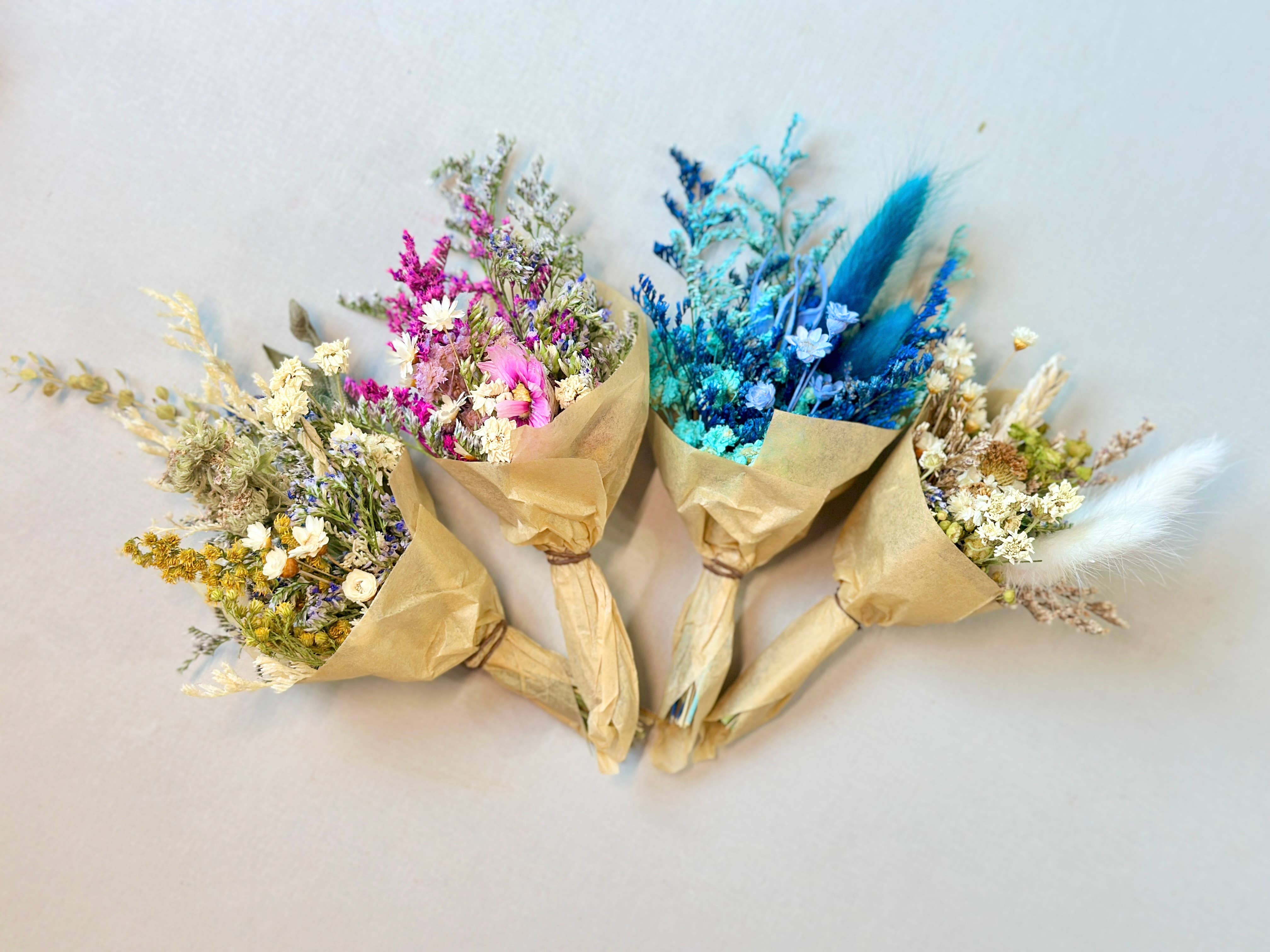 The Gardeners Wife - Wholesale Dried/Pressed Flowers - Dollhouse Bouquet 9