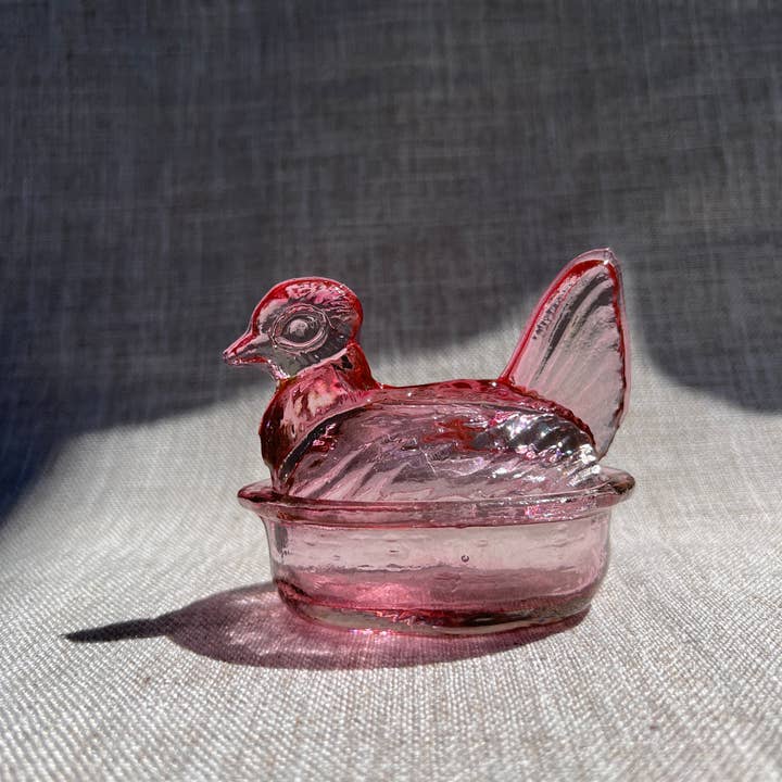 Kitchen One - Wholesale Decorative Plate/Dish/Bowl - Nesting Hen Bowl & Lid - ROSE | Hand Blown Glass - Colombia4