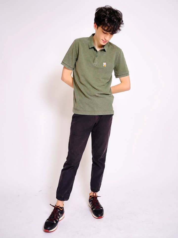 Gewassen kaki /Lucky Cat voor wholesale door Strøm clothing