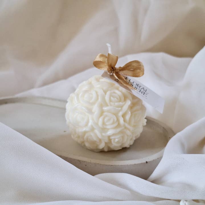 Your Nice Things - Candles - - Vente Bougies originales - Bougie en cire de soja avec sphère florale d'ylang-ylang et de jasmin
