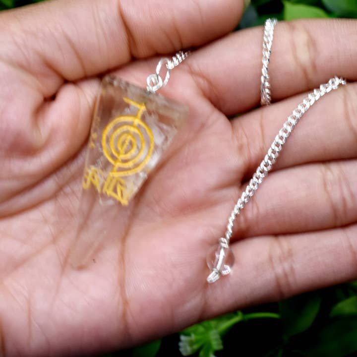 AK Healing Crystals - Venta al por mayor Piedras/cristales espirituales - Péndulo Reiki de cuarzo transparente ~ facetado, péndulo hexagonal