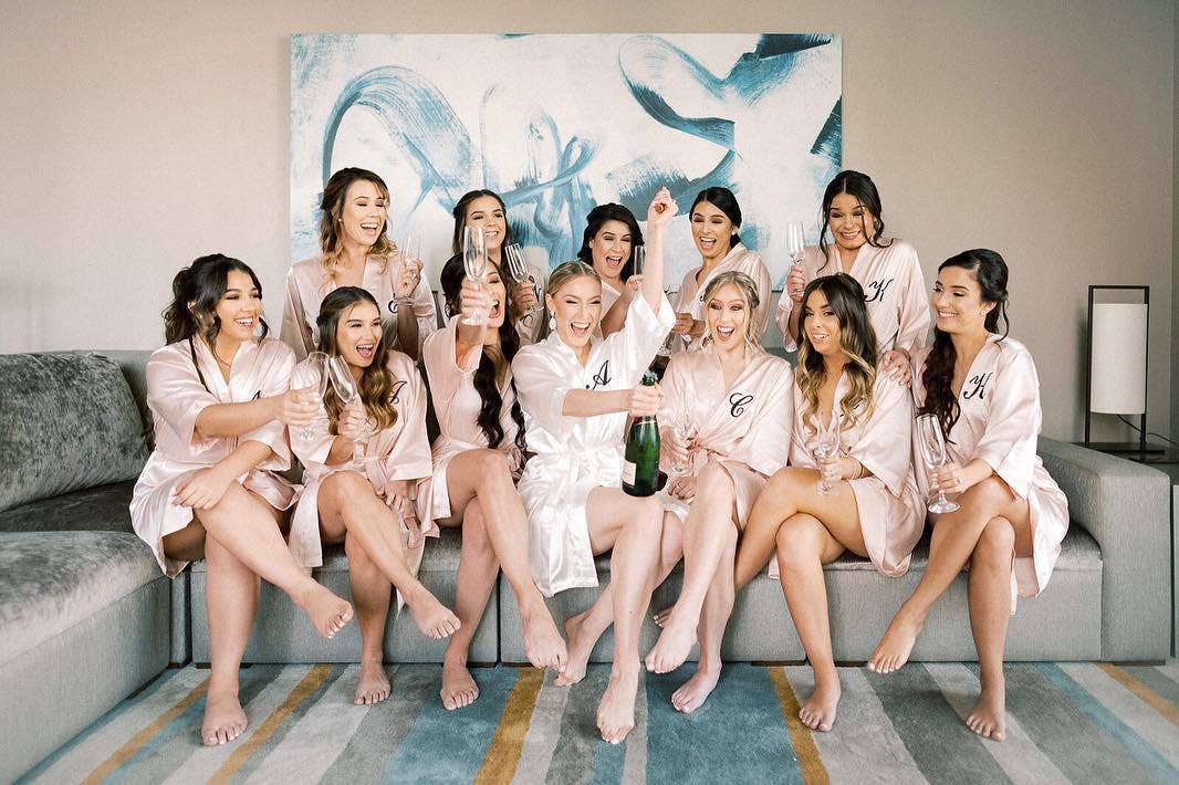 GiftsbyPR - Vente Peignoir – femme - Peignoirs en satin de soie blush pour demoiselles d'honneur, peignoirs de mariage personnalisés8