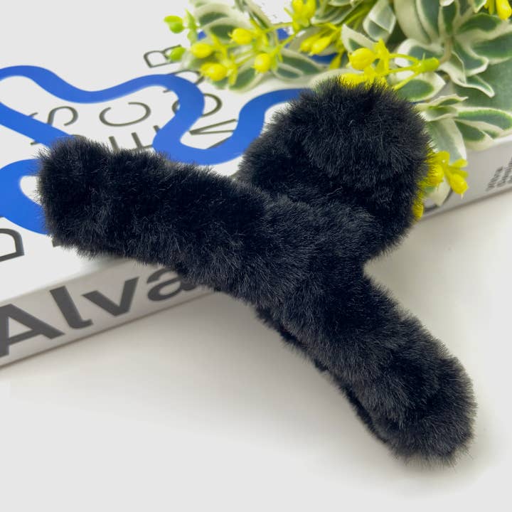 TheDivaSoap - Wholesale Hair Clip - Women's - Solid Color Plush Hair Clip Autumn Winter