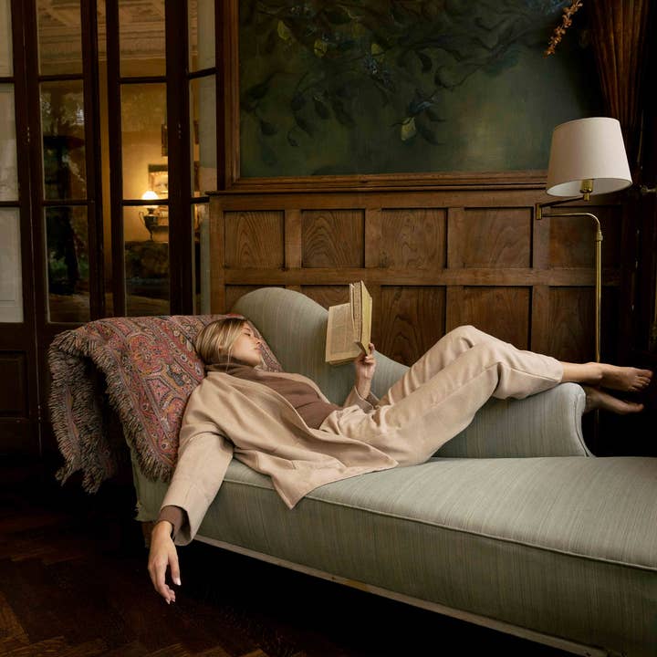 Plain beige wool tweezers trousers y otras tendencias de Resultados para mote con huesillo al por mayor. Devoluciones gratuitas y condiciones de pago a 60 días en Faire en Faire.