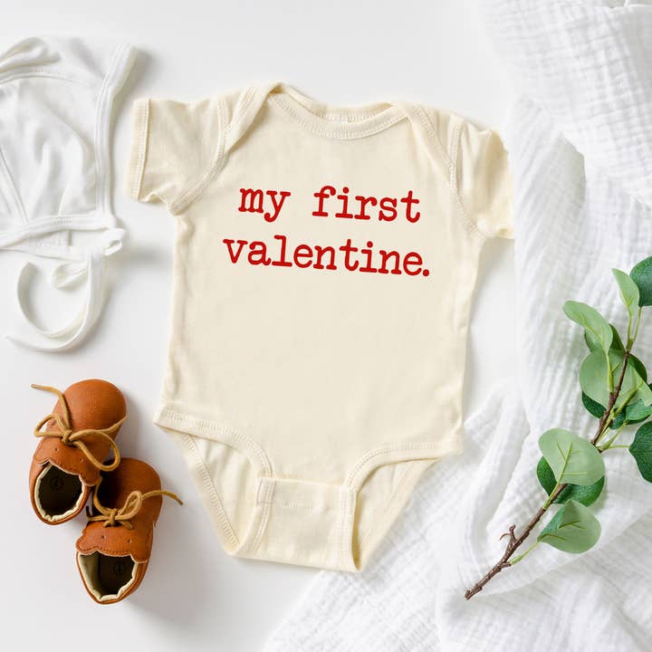 Body bébé couleur naturelle My first Valentine pour la vente par Love You a Latte Shop