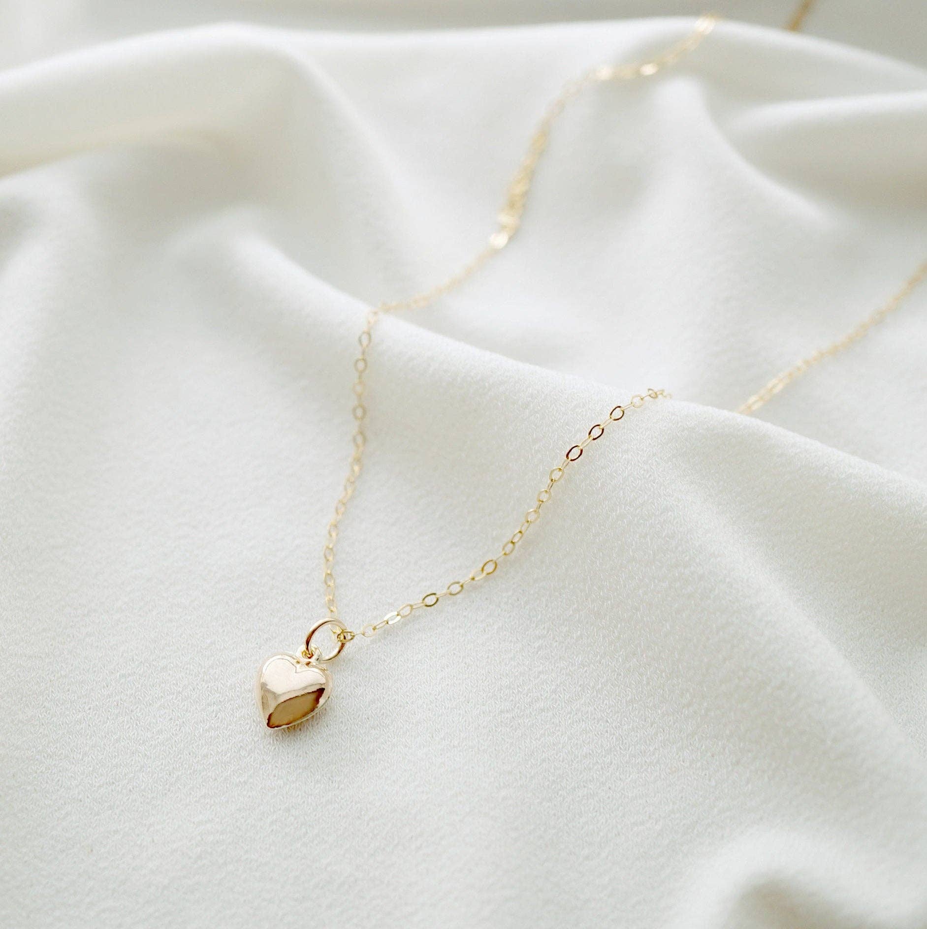 Hunter & Trove - Wholesale Pendant/Charm Necklace - Tiny 14K Gold Fill Heart Necklace (Clementine)3