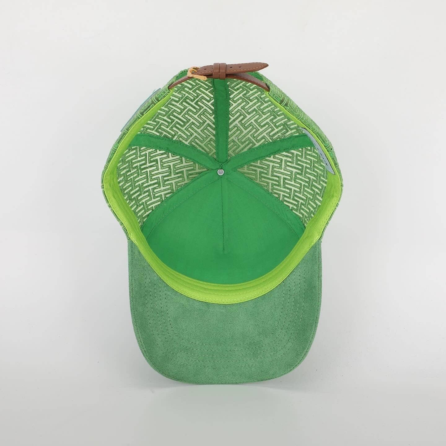 Hugh & Main - Wholesale Trucker Hat - Unisex - Growth Trucker3