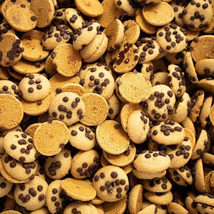 Rhythm108 - Wholesale Cookie - Golden Salted Caramel Filled Biscuits (135g)5