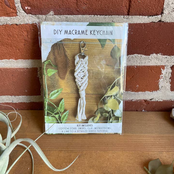 Tangled Up In Hue – Engroshandel DIY-hobbysæt – DIY Macrame nøglering Craft Kit